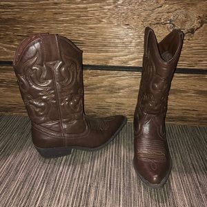 Women’s cowboy boots